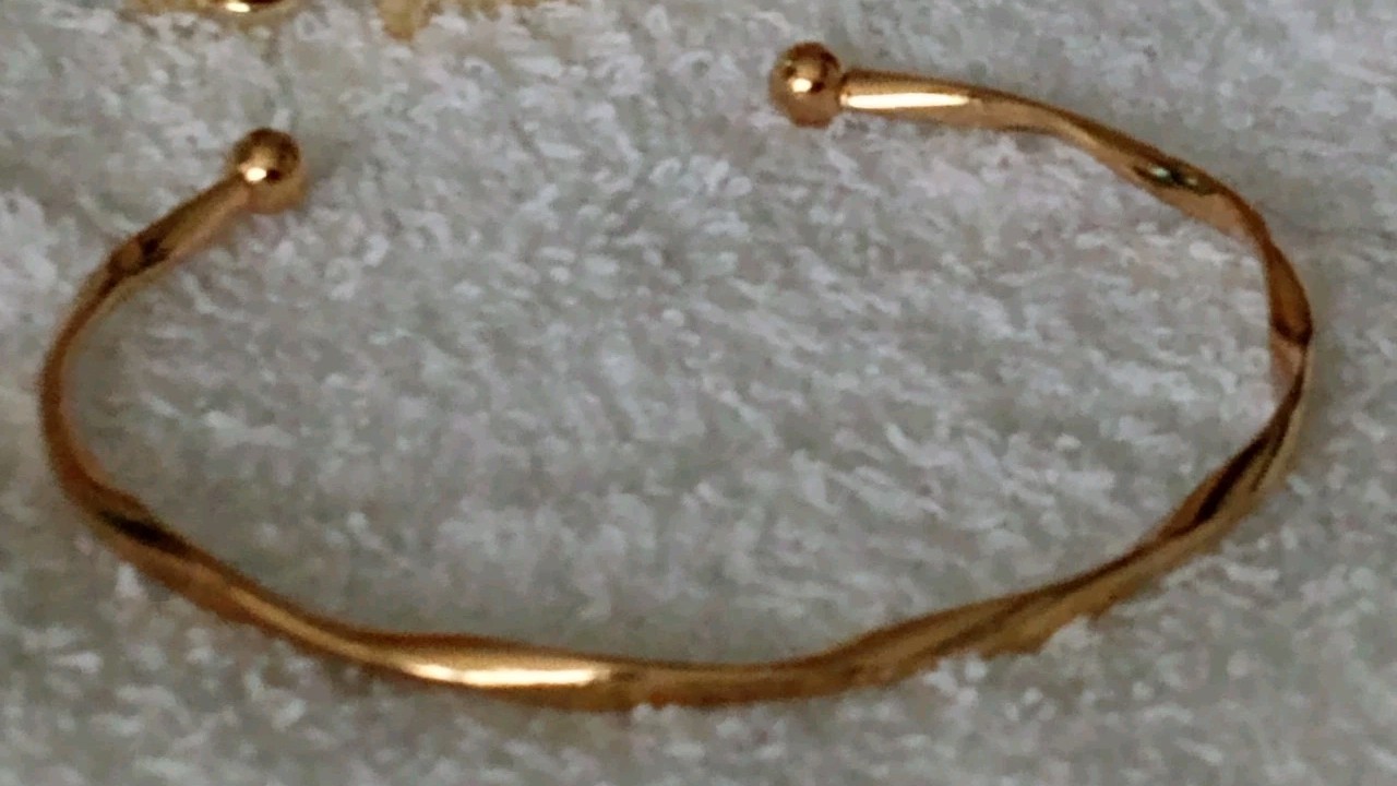 CUTE costume jewelry 2 BRACELET LOT + One GOLD HUMINGBIRD PIN UNBRANDED MODERN