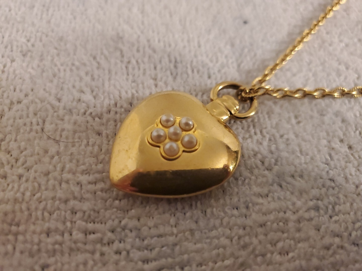 Vintage Costume Necklace w/ Heart Pendant (12 in. Chain)