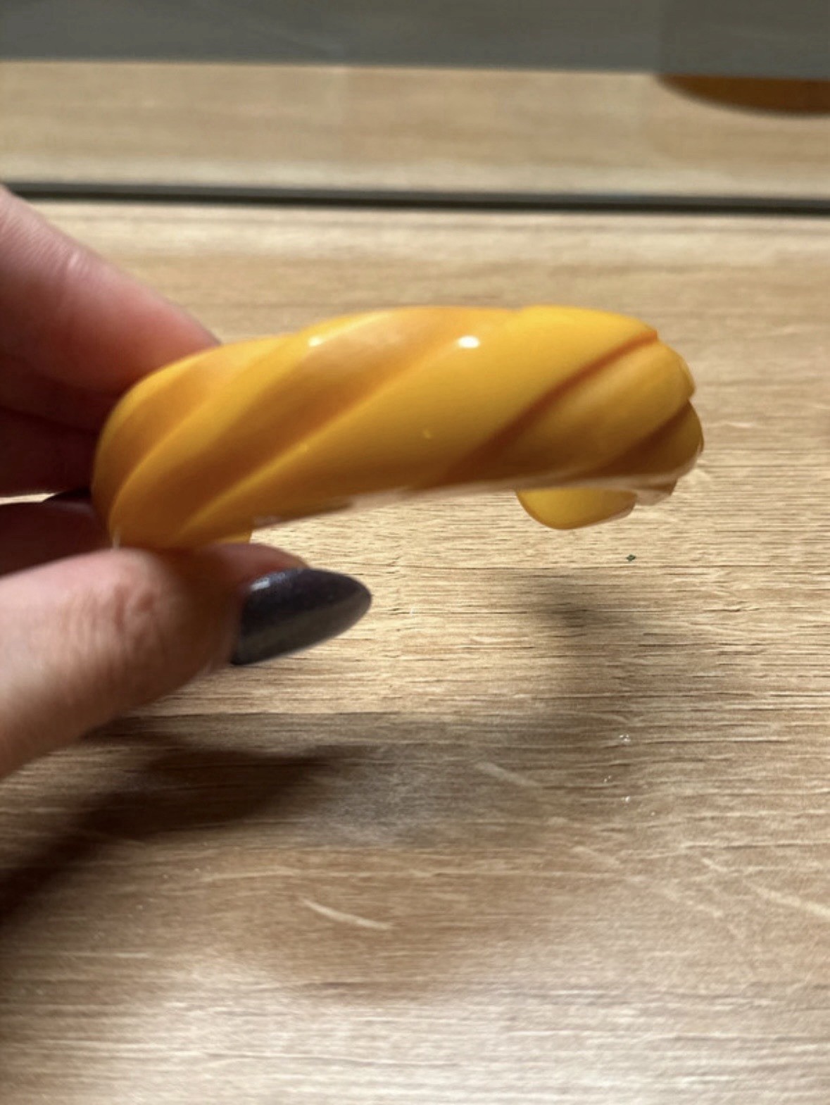 Vintage Bakelite Creamed Corn Butterscotch Carved Bracelet Tested