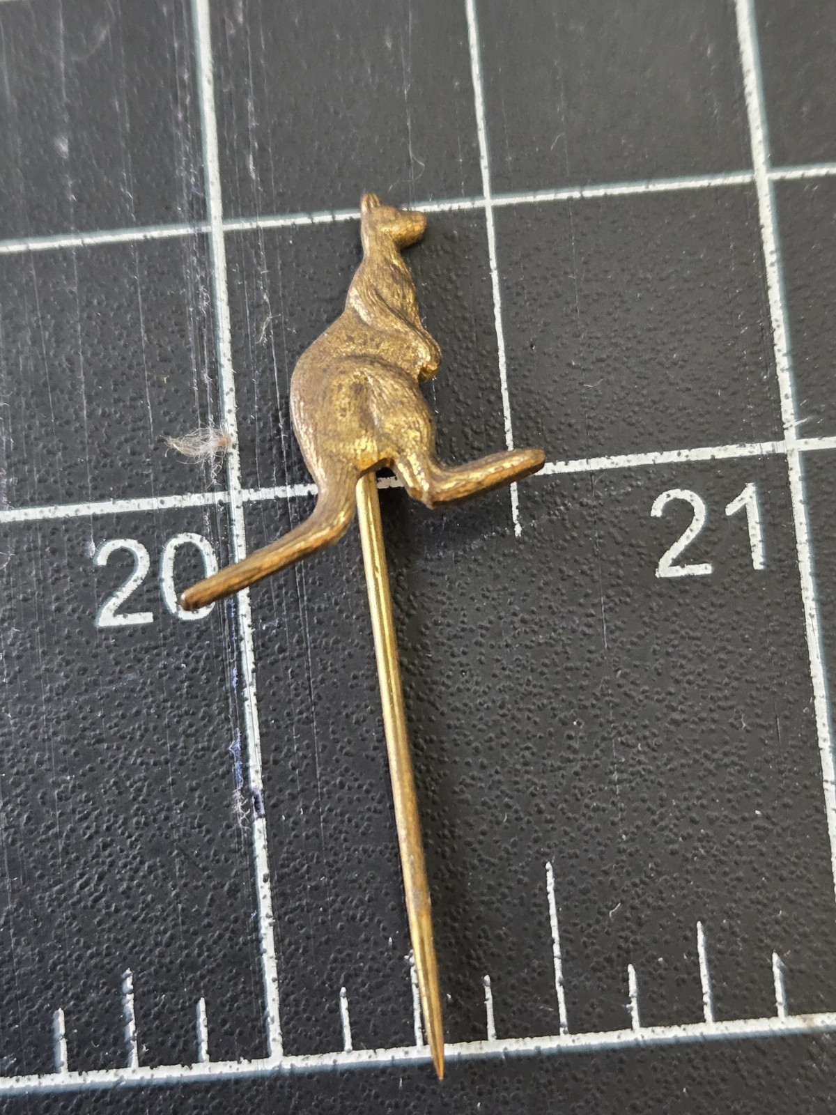 Vintage Kangaroo Stick Pin Lapel Hat Tie Pin Australia Souvenir Gold Tone