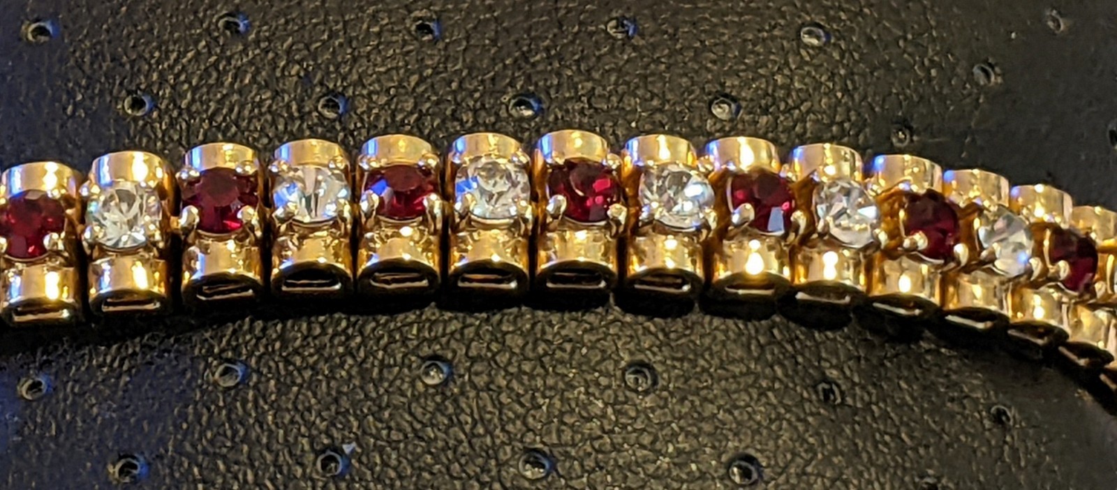 Vintage MONET Ruby Red & Clear Rhinestones Gold Tone Tennis Bracelet Signed 7″