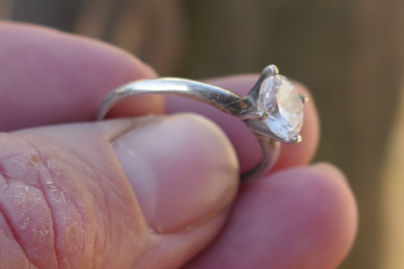 Vintage Sterling Silver & 6.4mm Cubic Zirconia Ring – Size 8