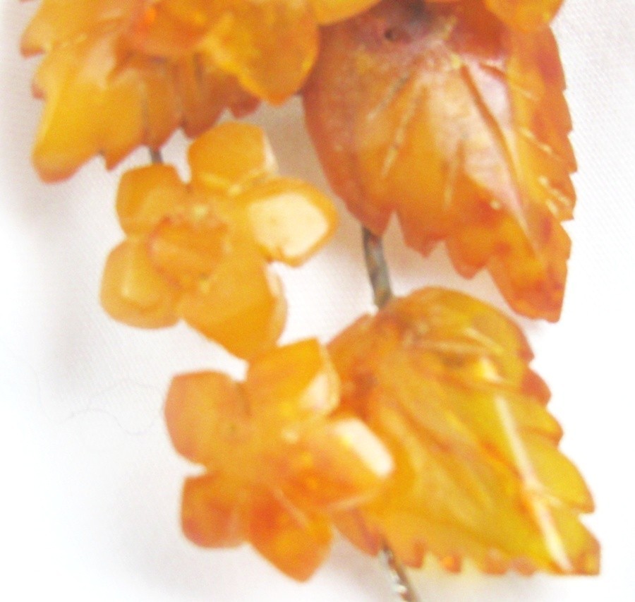 Vintage Honey Butterscotch Carved Flowers & Leaves Amber with Inclusions Brooch