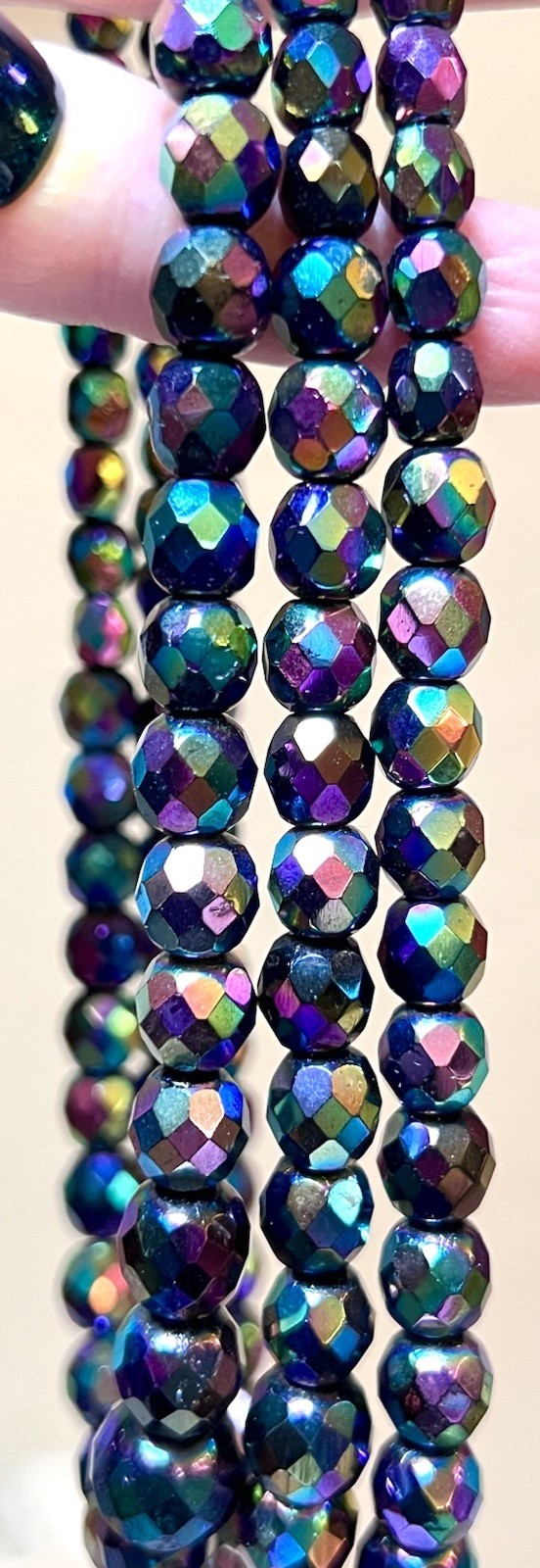 BEAUTIFUL Vintage Iridescent Sparkling Black Peacock Bead 3 Strand Necklace