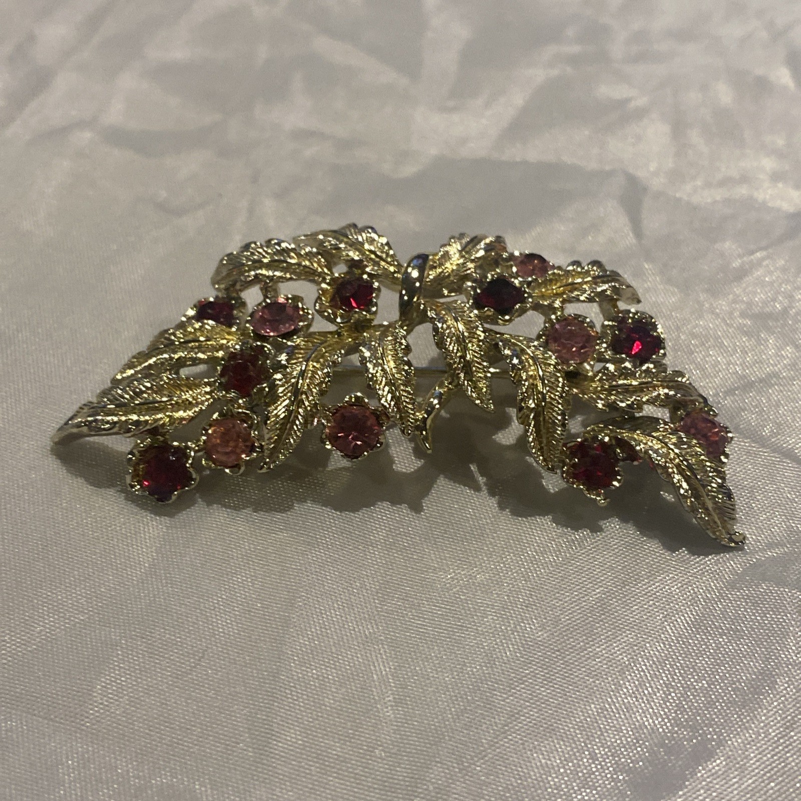Vintage Stunning Pink Purple Rhinestones Lg Leaf Brooch Pin Silver 1” by 2 1/2”