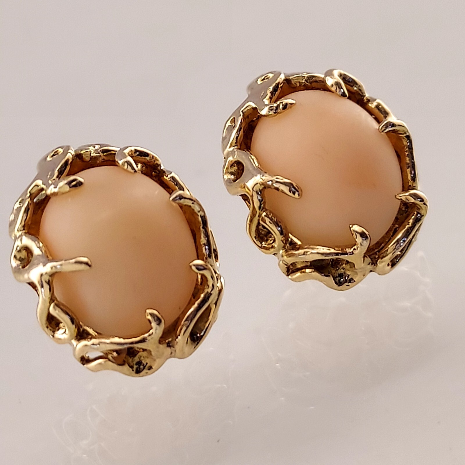 Vintage 14k Coral Stud Earrings. 1/2″x5/8″/ Weight 6.4 Grams. 10x 12 mm Coral.