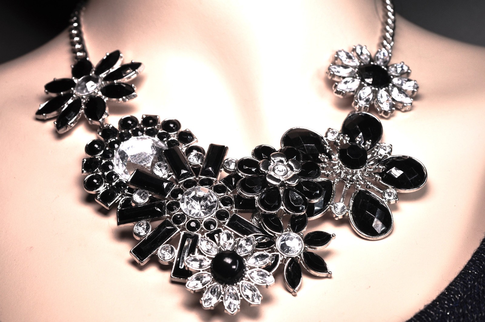 Vtg. Black Rhinestone Flower Statment necklace & Clamper Bracelet Silvertone Fab
