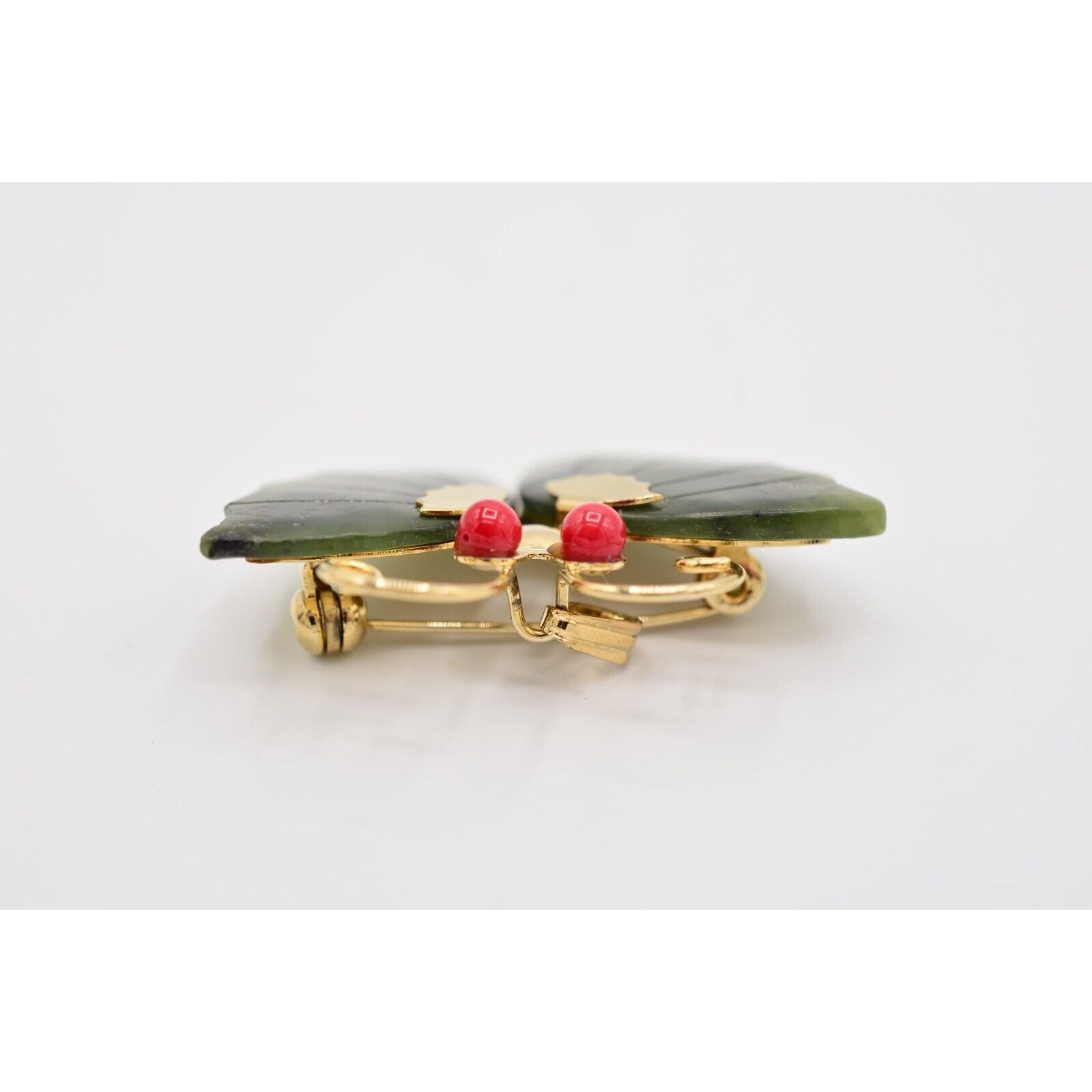 Vintage Butterfly Pin Brooch Green Cabochon Faux Jade Gold Tone 1970s BinAQ