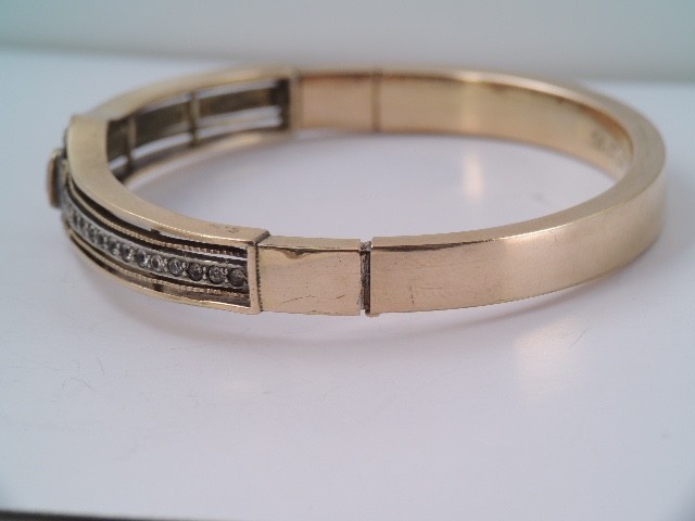 STUNNING ANTIQUE 14K GOLD FILLED WHITE & BLUE STONE HINGED BANGLE BRACELET