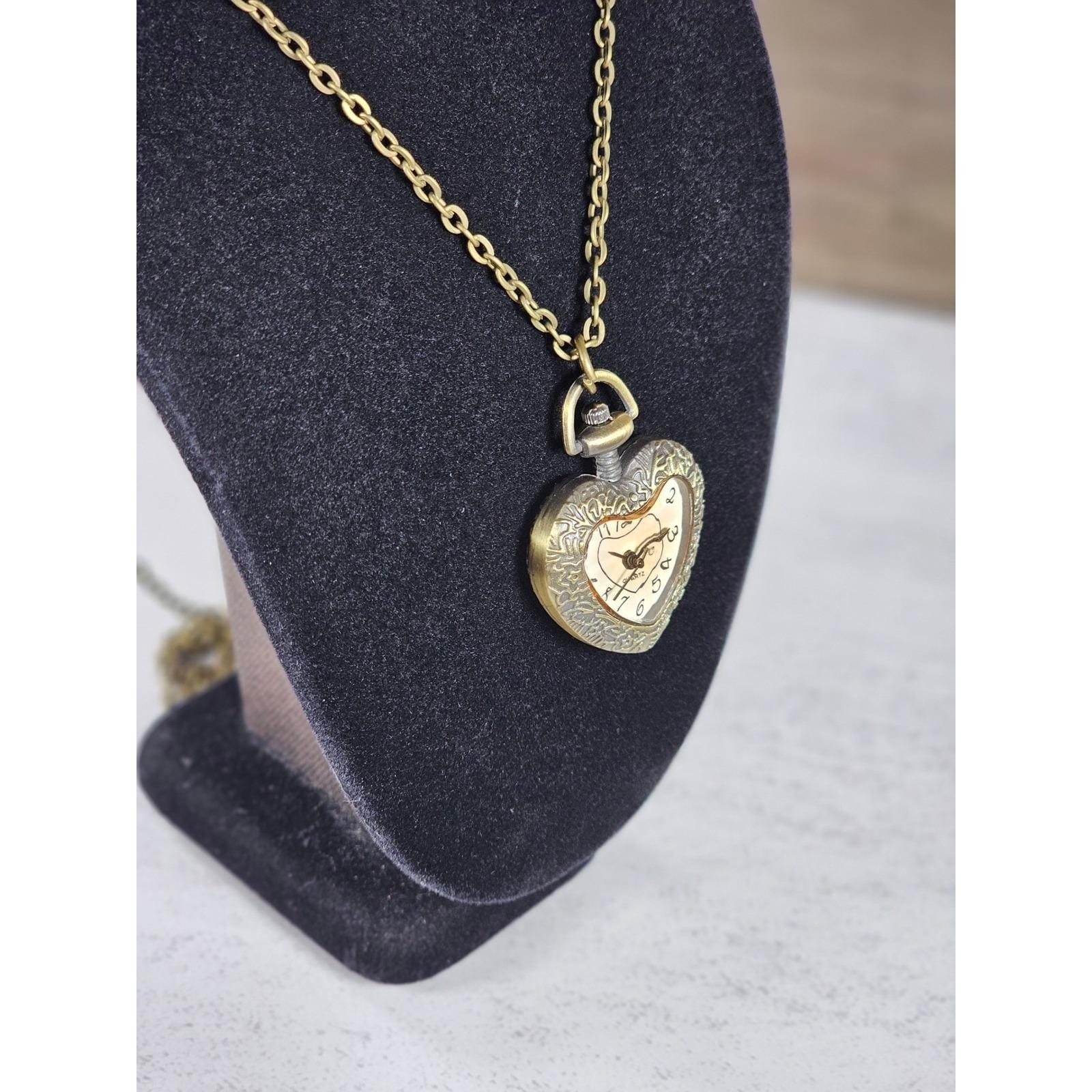 Vintage Heart Pocket Watch Necklace, Quartz Pendant, Gold Tone Chain