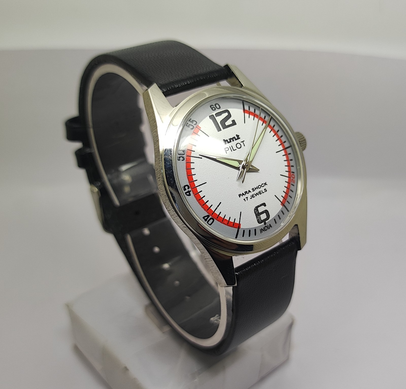Vintage Hmt Pilot White Dial 17 Jewels Para Shock Mechanical hand winding Watch