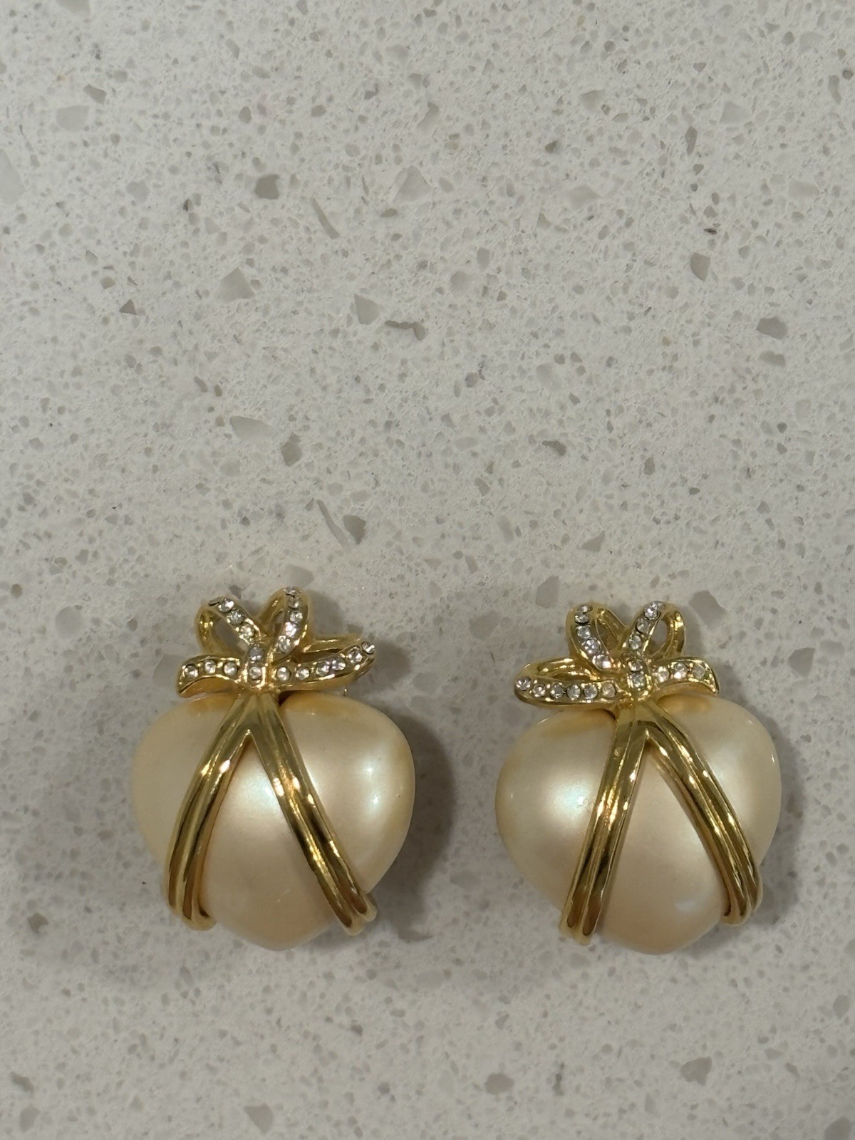 JOAN RIVERS Vintage Faux Pearl Heart Pierced Earrings Gold Tone Bow.