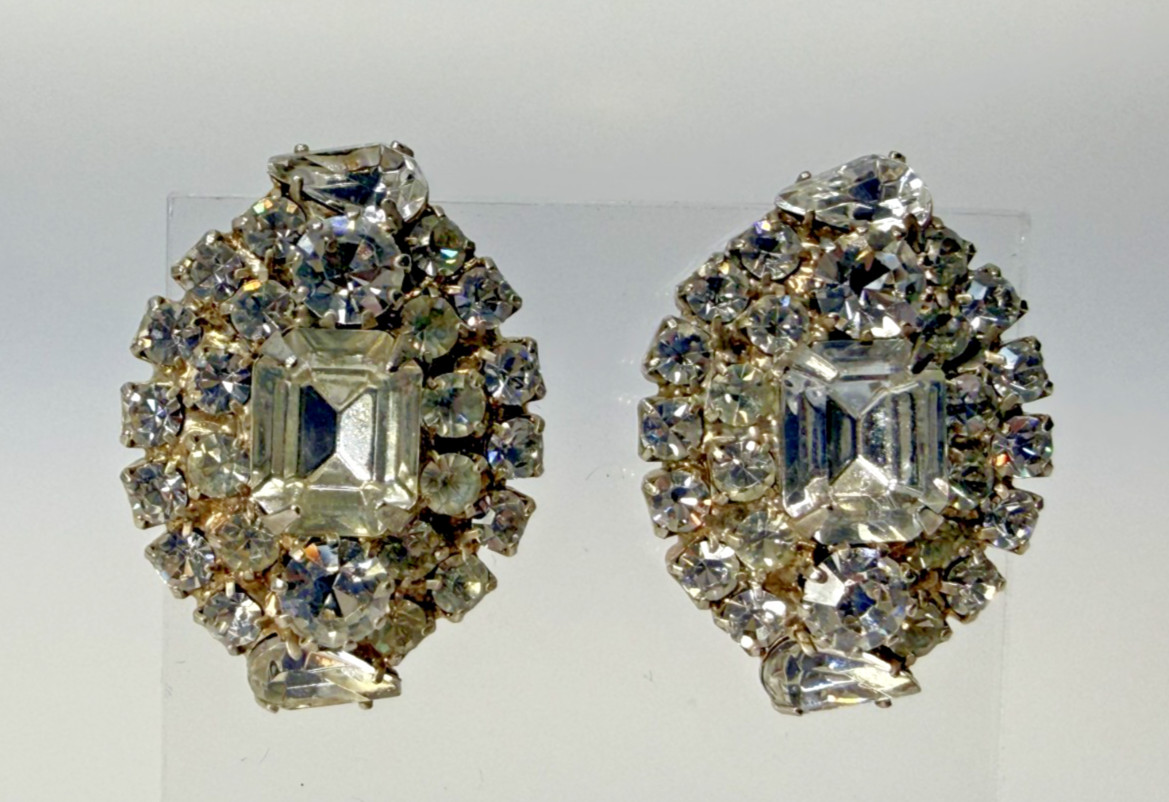 Vintage Dazzling Clear Prong Set Rhinestone Dangle Drop Earrings