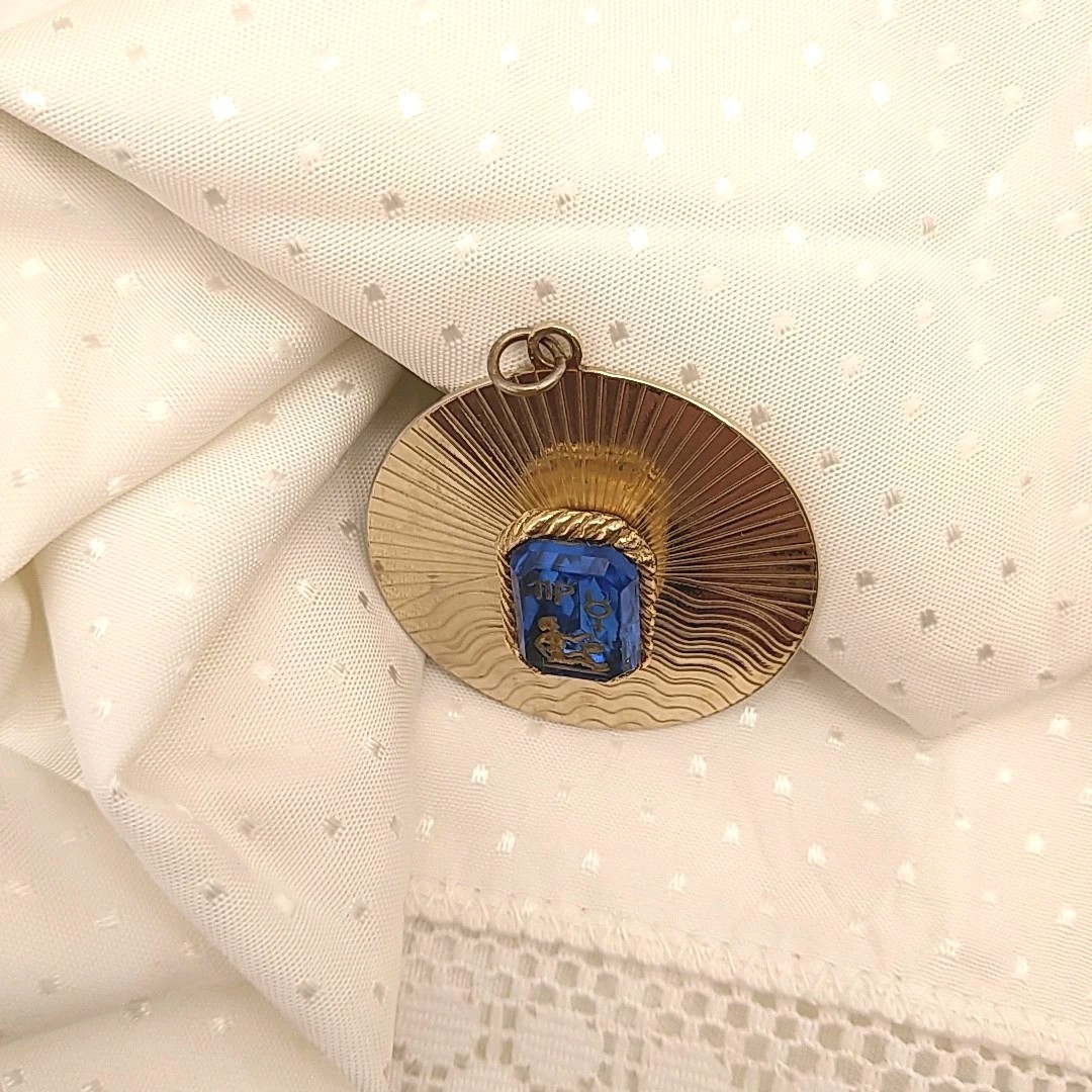 Virgo Zodiac Blue Glass Gold Tone Sunburst Pendant Etched Astrological Signs VTG
