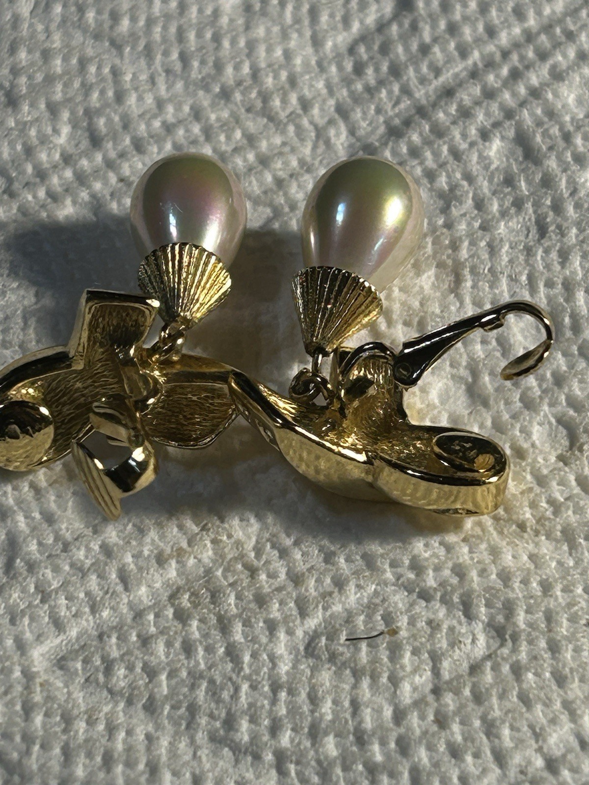 Vintage Dior vintage 1980 white pearl bow cross crystal Earrings