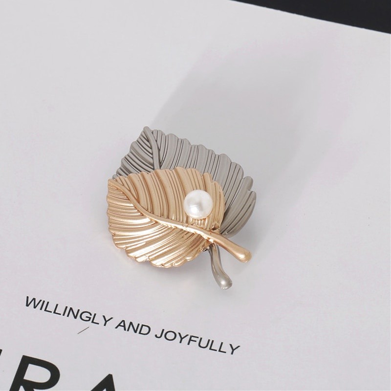 2PCS Simple Metal Leaf Brooch Versatile Unisex Pin Ideal As An Office Accessory