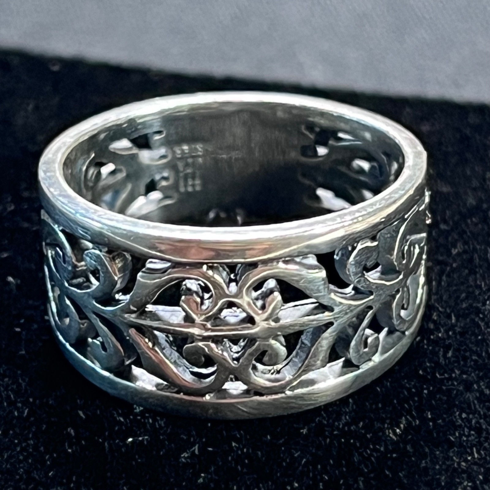 James Avery signed Retired Open heart adorned filigree scroll ring