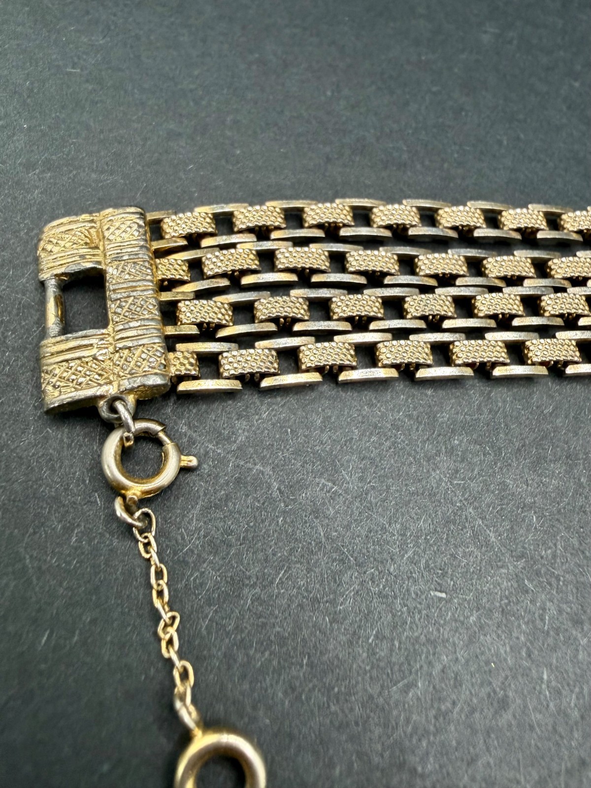 Vintage 50s Goldette NY Bracelet Goldtone Basketweave Chain Mesh 7.25″ Signed