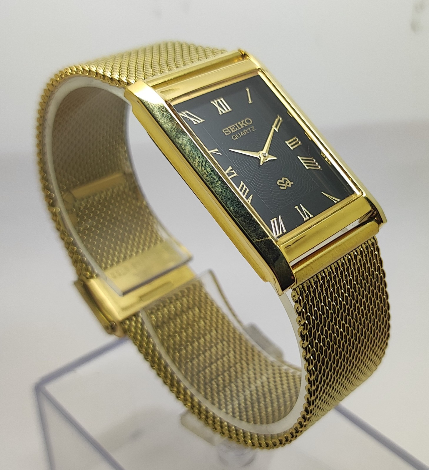 Vintage Seiko Tank Quartz Black Dial Men’s Wrist Watch
