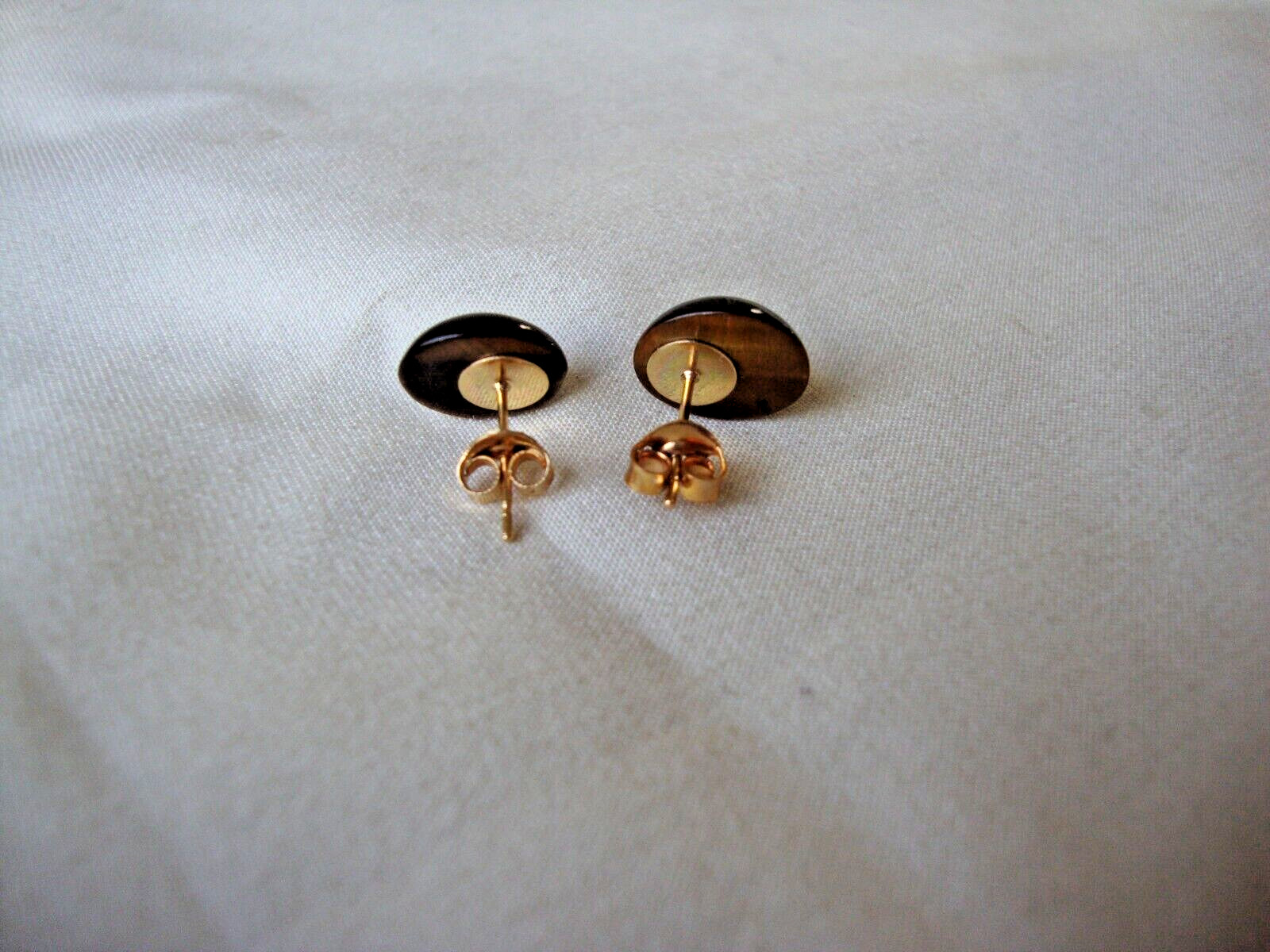 VINTAGE 1970s HANDMADE TIGER’S EYE CABOCHON YELLOW GOLD PLATED STUD EARRINGS