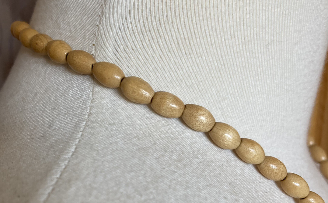 Vintage Chinese Carved Brown Jade Basket Design Pendant Necklace Wood Beads EUC