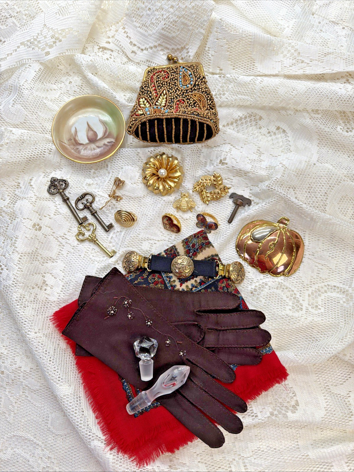 Jewely Lot Estate Scarf Rings Keys Beaded Bag Purse Gloves Pin Dish SEE PICS