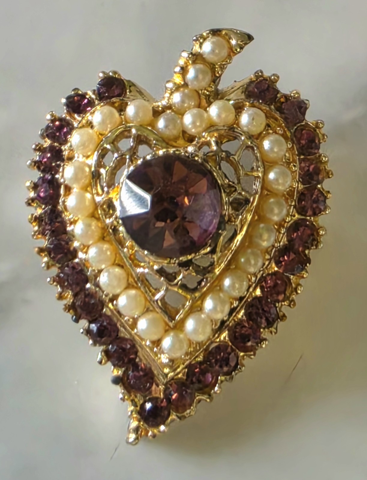 Vtg Victorian Style Purple Rhinestone & Faux Pearl Sweetheart/ Strawberry Brooch