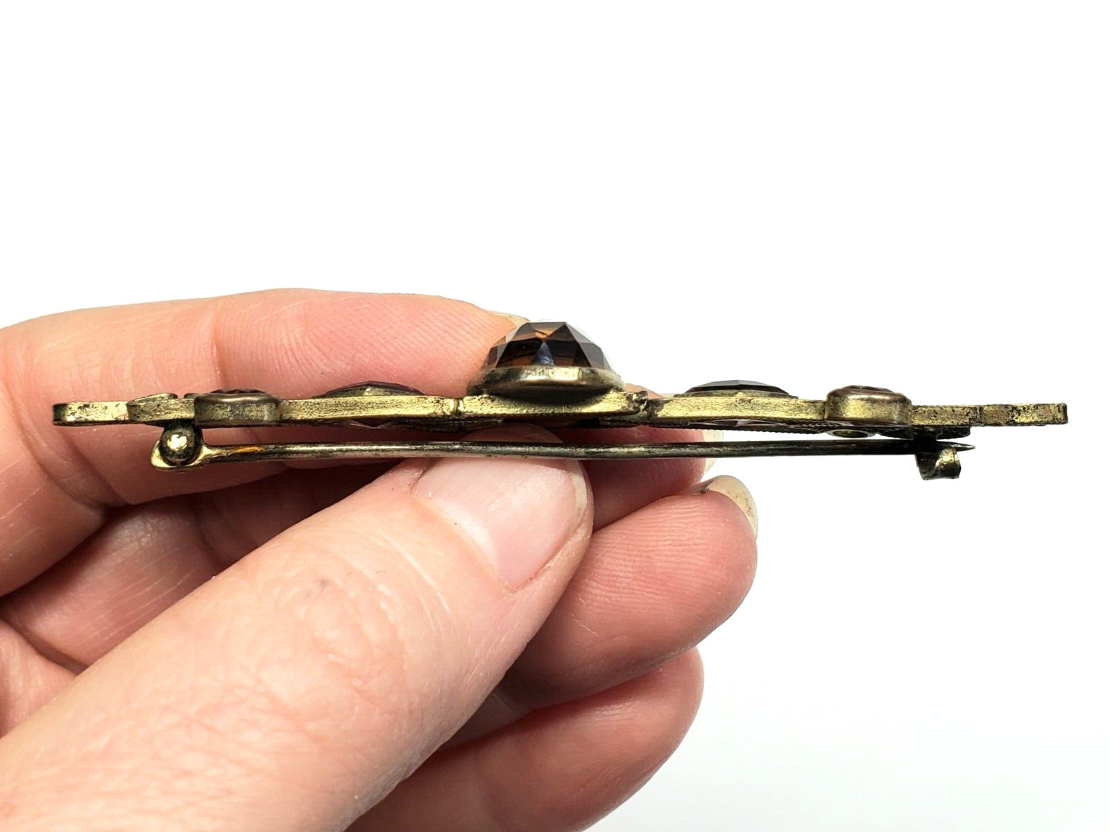 Vintage Art Deco Glass Faux Gemstone Brass Plated Filigree Bar Pin Brooch