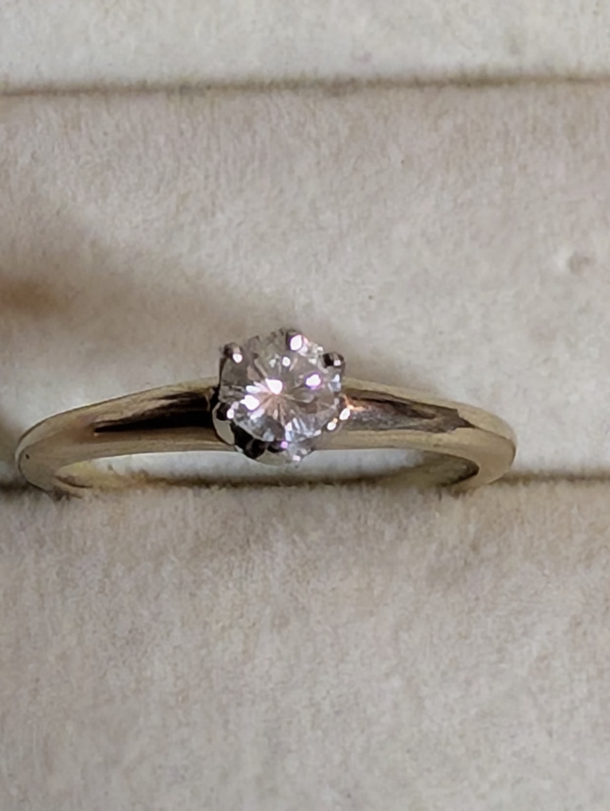 14K Yellow Gold Ring w White Gold Head Diamond Solitaire Sz 6