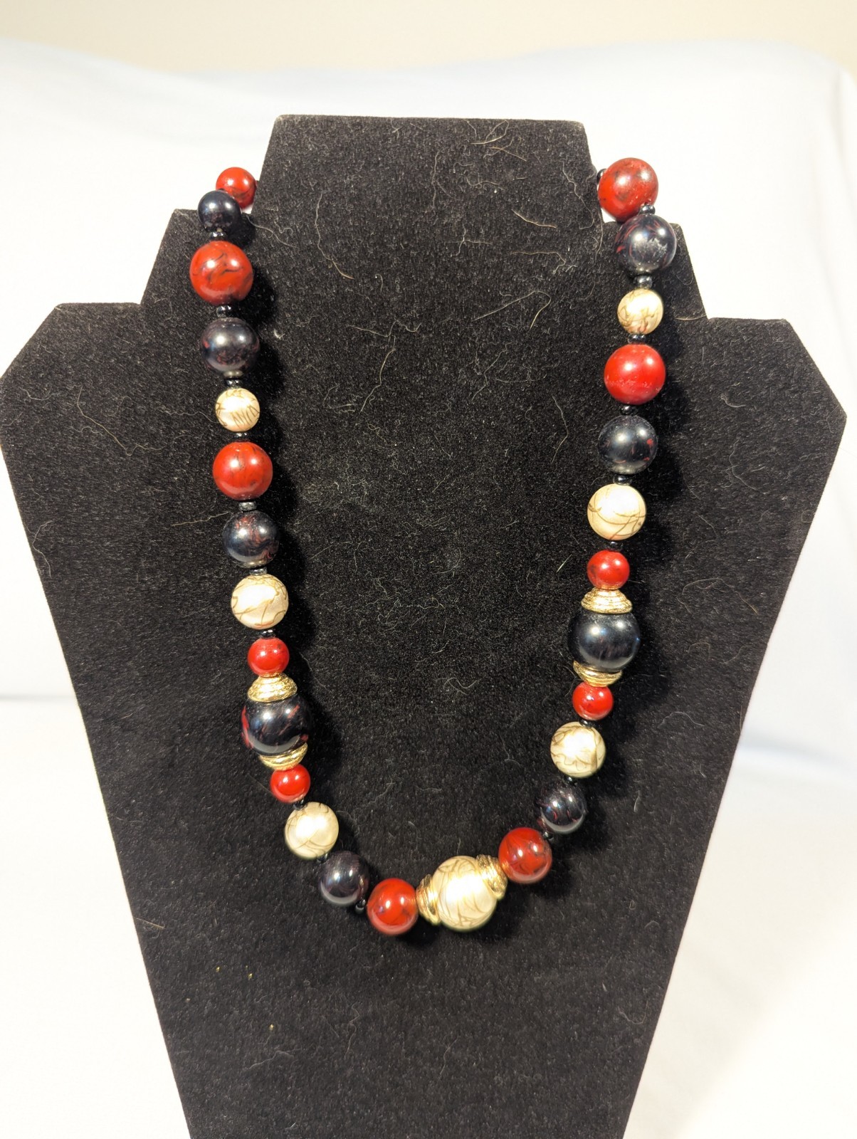 Vintage Avon Necklace Black Red Gold & White Beads 19 1/2 Inch