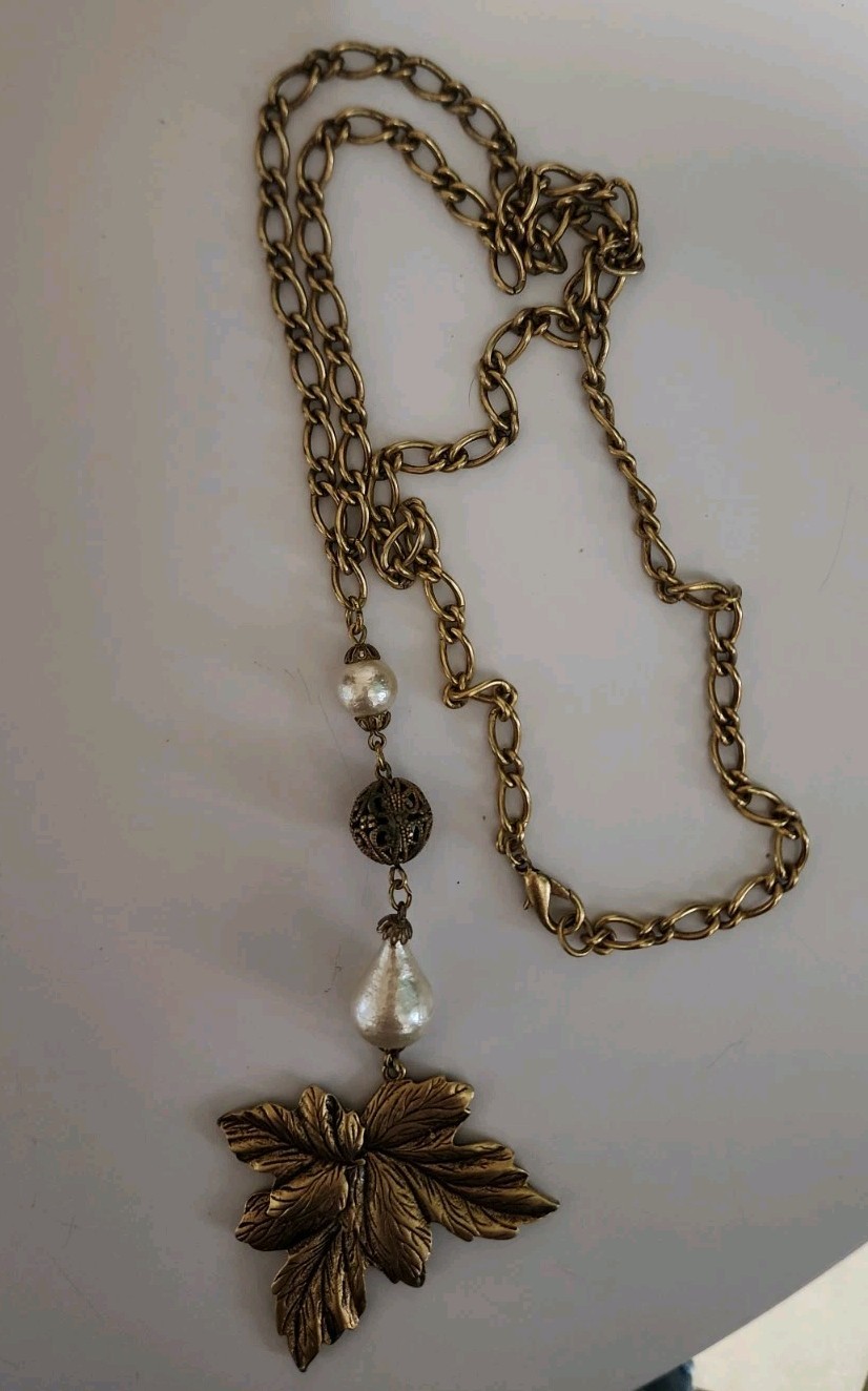 Vintage 90’s Brasstone LEAF & Faux Pearl Pendant 30″ Adjustable Opera Necklace