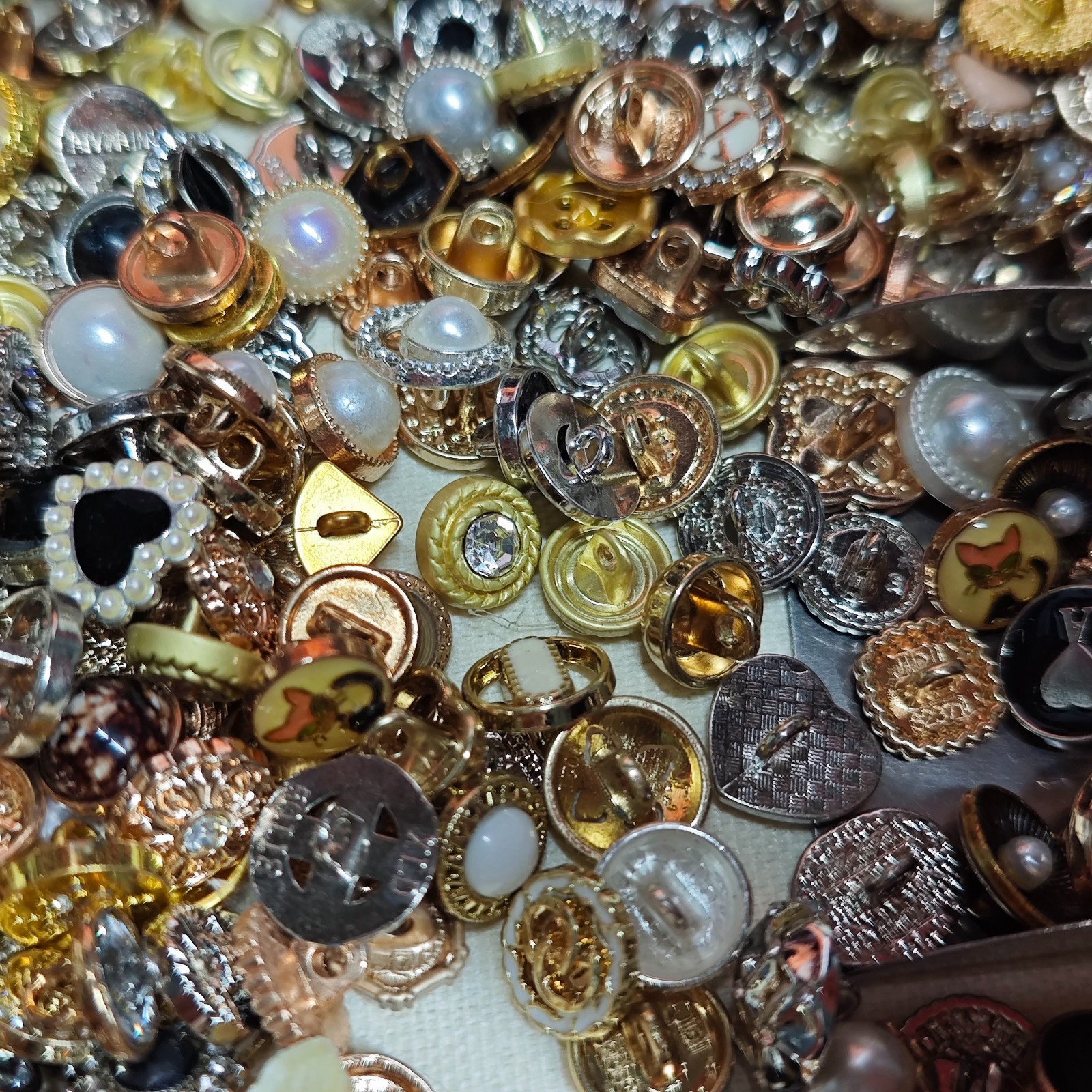 100pcs Vintage Retro Iron Metal Buttons Mixed 1-2cm Sewing Collection Crafts