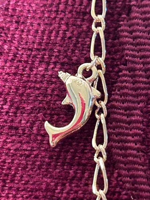 VINTAGE UNUSUAL DOLPHIN 21 INCH NECKLACE WITH A 7 INCH MATCHING CHARM BRACELET