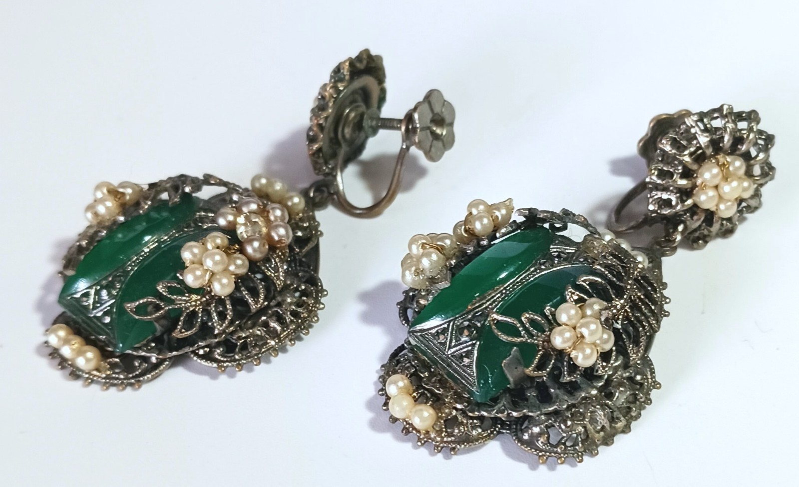 Vtg (Antique?) Screwback Filigree Dangle Earrings: Faux Pearls, Marcasite, Jade?