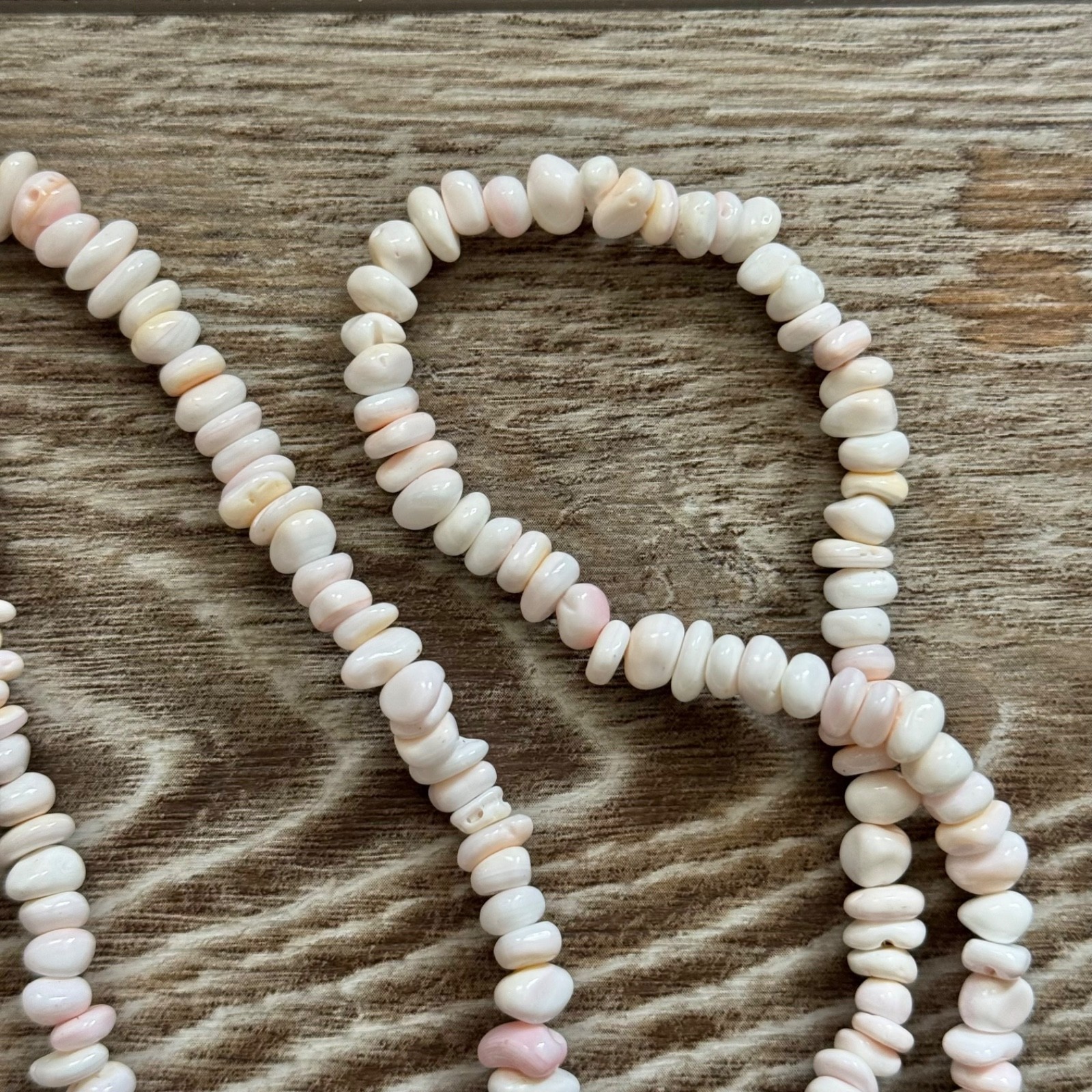 Pink & White Polished Shell Beaded Wire Over The Head Necklace