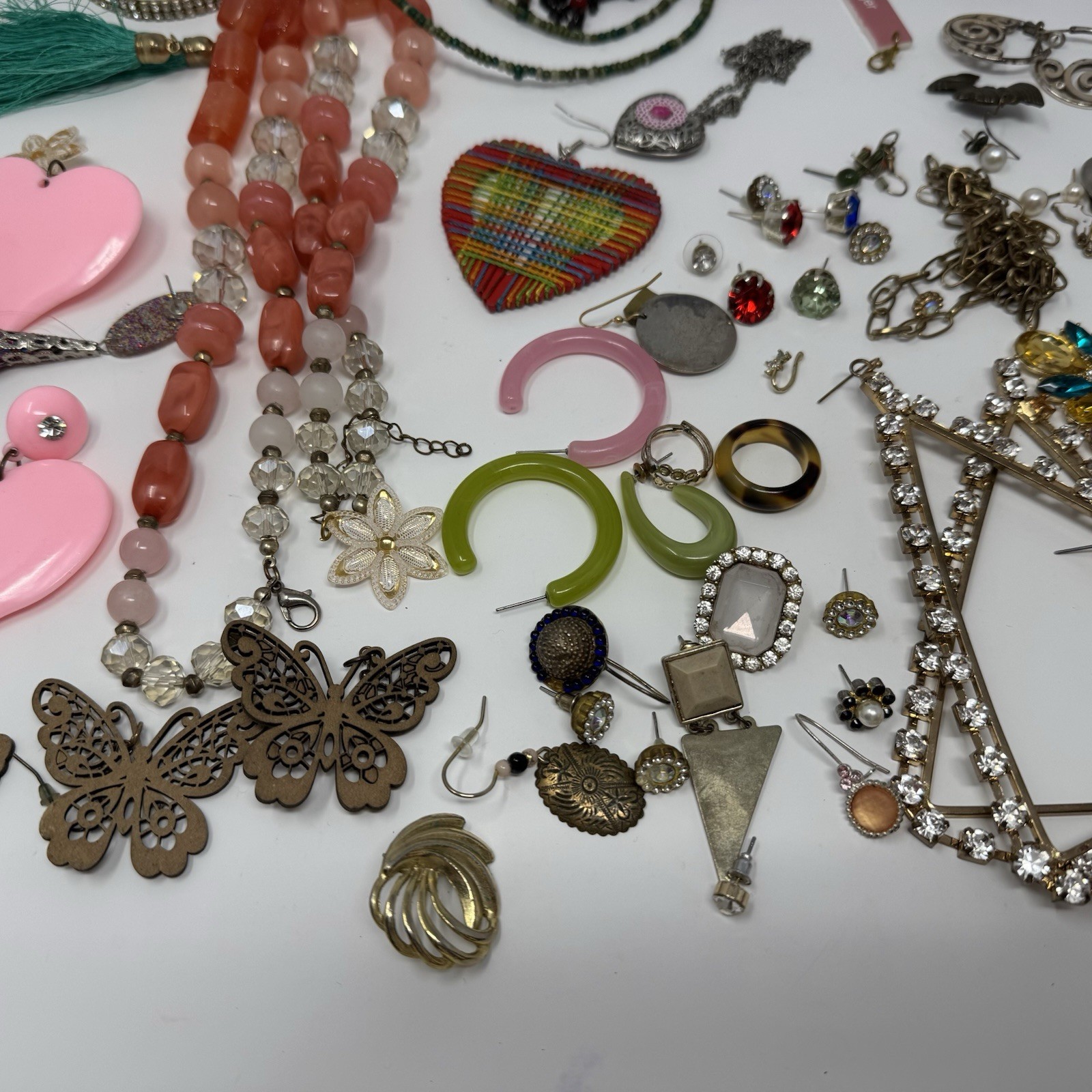 1 Lb Lot Mix of Single Earrings and Craft Junk Broken Jewelry Vintage Modern