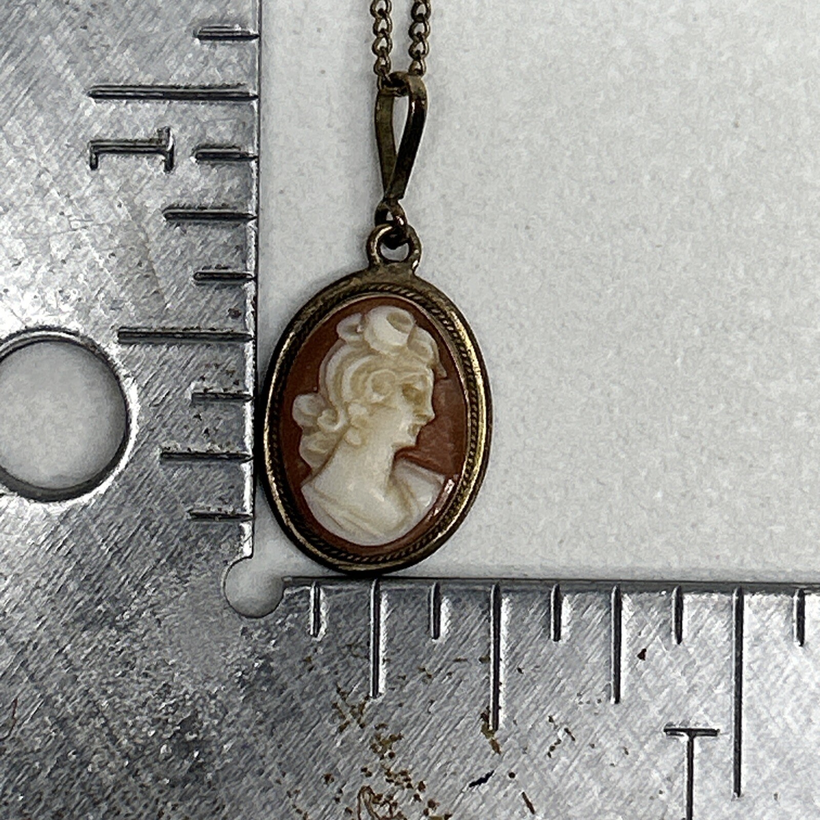 NYCO 1/20-12K Chain Necklace With Cameo Charm