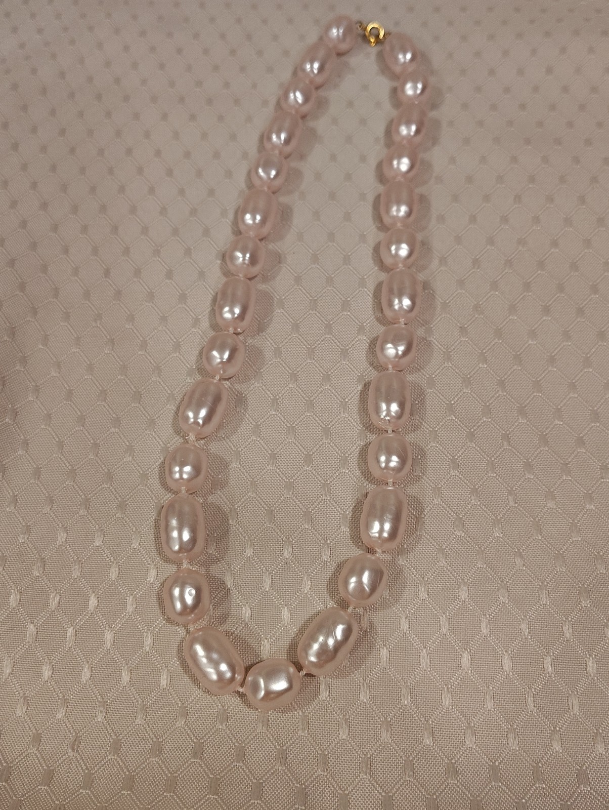 VTG Faux Baroque Pearls Different Sizes Necklace 21″ Long