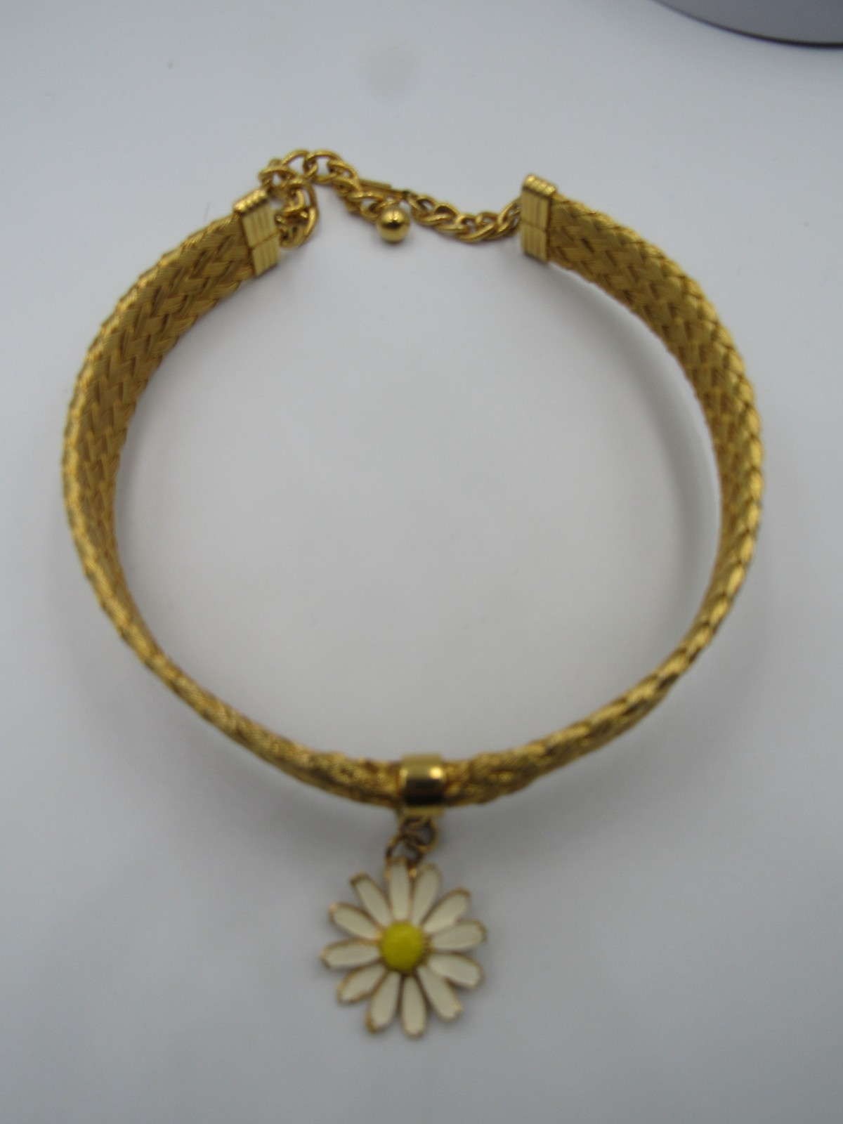 Vintage Gold Tone Braided Mesh Choker Daisy Pendant 15.5” Necklace E9