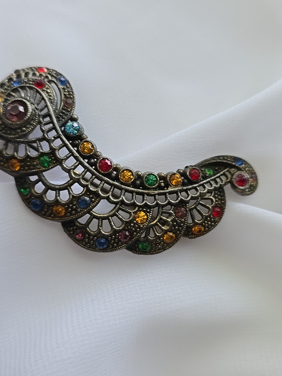 1930s Little Nemo Leaf Brooch LN 25 Multicolor Rhinestones Pot Metal Pin 3.5″