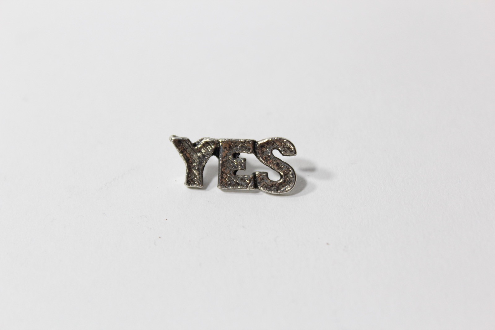 Deadstock Vintage YES Logo Metal Pin Pewter Steve Howe Alan White