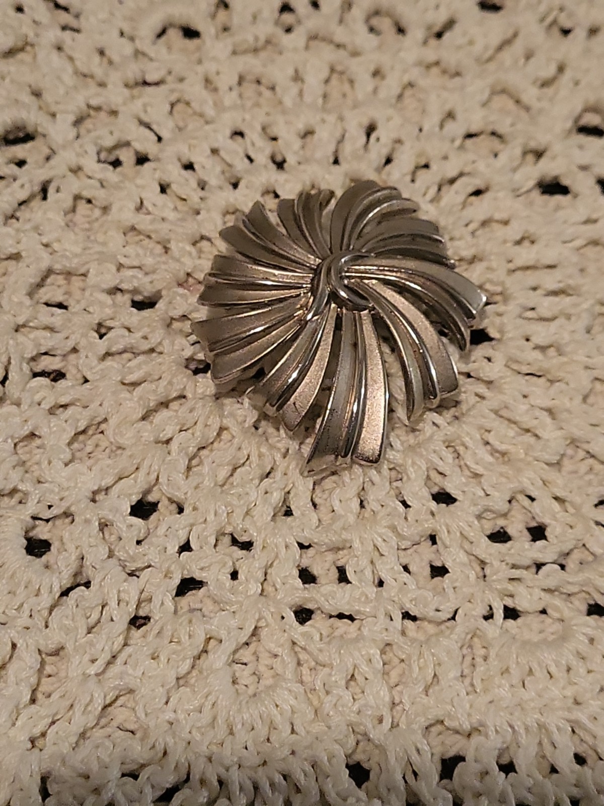 Vintage Signed Crown Trifari Silver Tone Pin Brooch