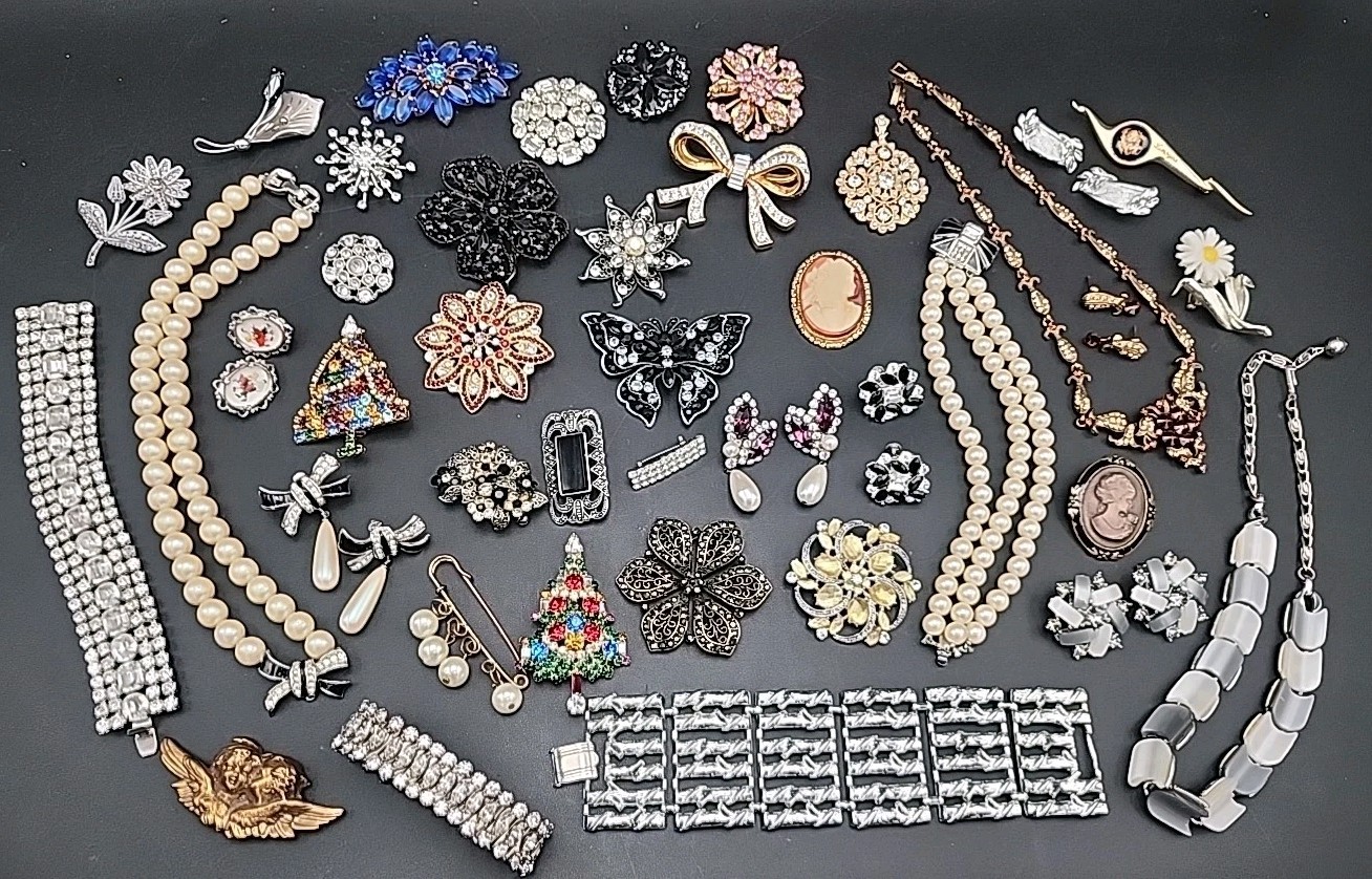 Vtg Costume Jewelry Lot Rhinetones Signed & Unsigned WEISS, JULIANA? Etc