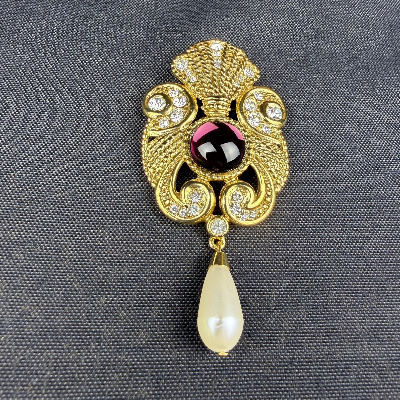 Vintage Jeff Lieb Gold Clear Crystal Pearl Cabochon Purple Stone 4” Brooch Pin