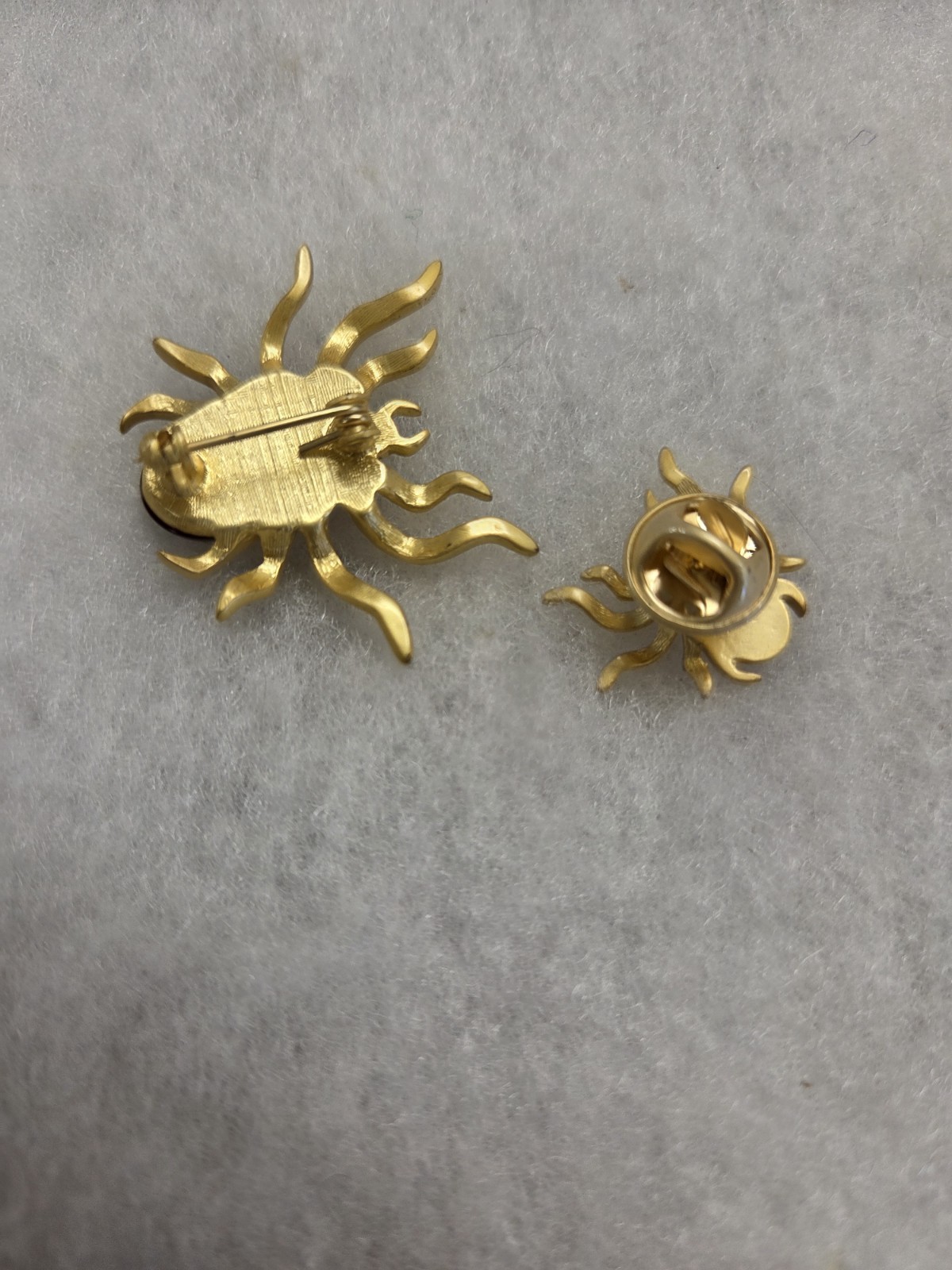 Vtg nos gold tone brown lucite Spider Combo Pins