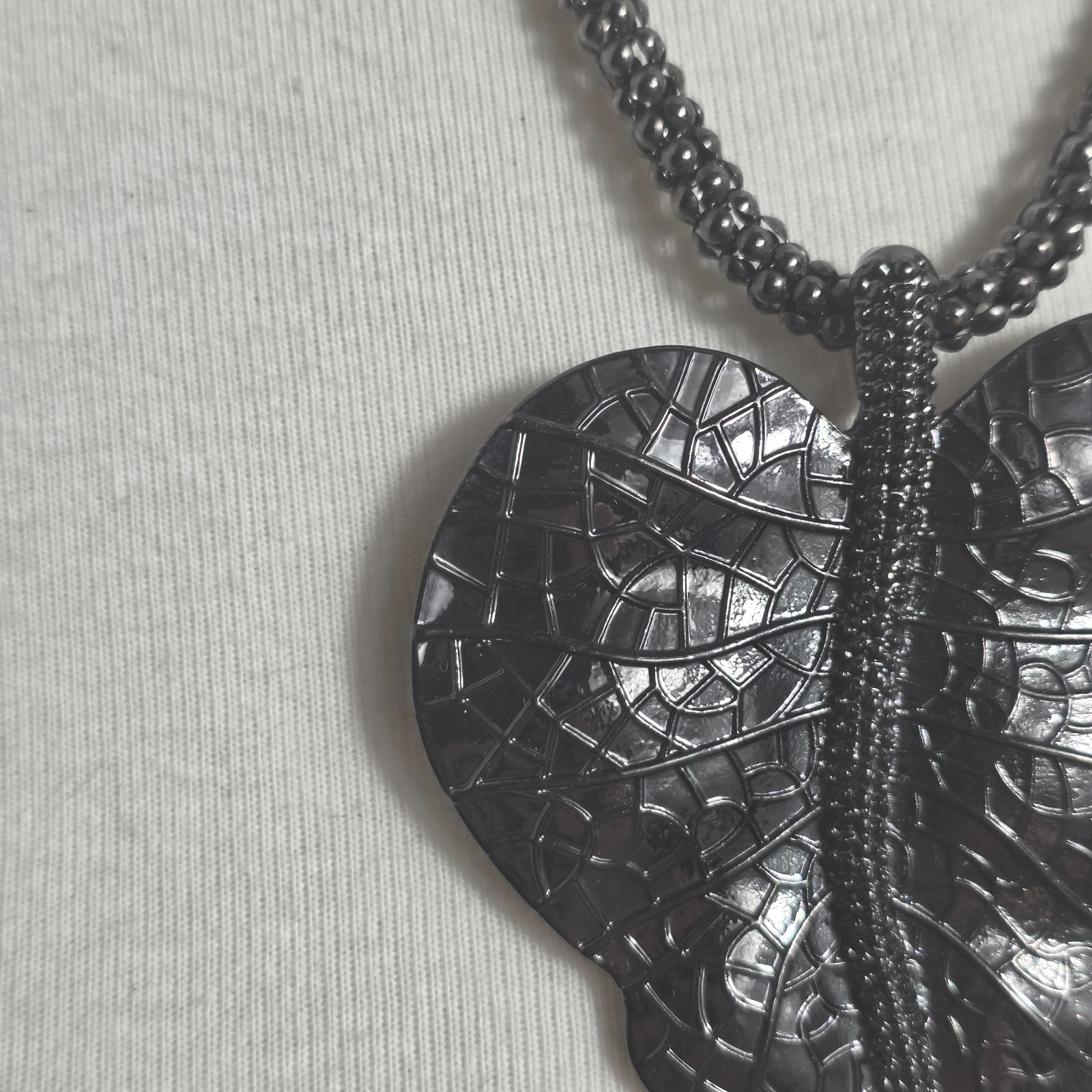 Gunmetal Gray Hammered Metal Heart-Shaped Leaf Pendant Necklace