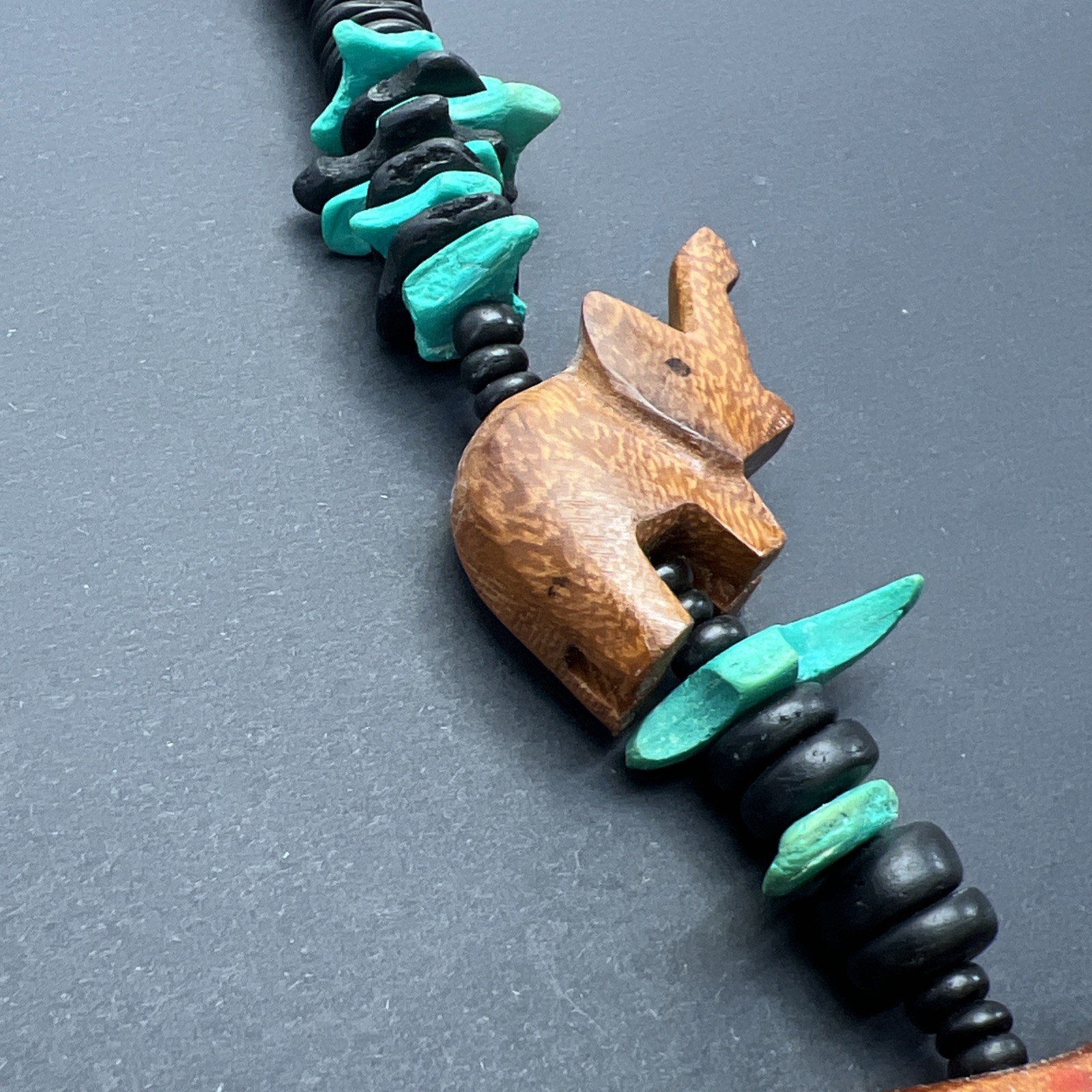 Carved African Elephant Giraffe Graduated Necklace Ceramic Turquoise Wooden VTG
