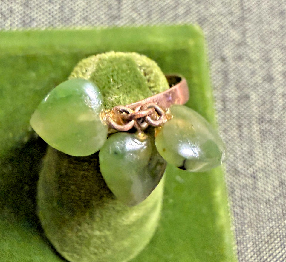 Vintage SOLID 14KT Gold Stamped Jade Hearts Ring Size 8.5 1.5g New Old Stock!