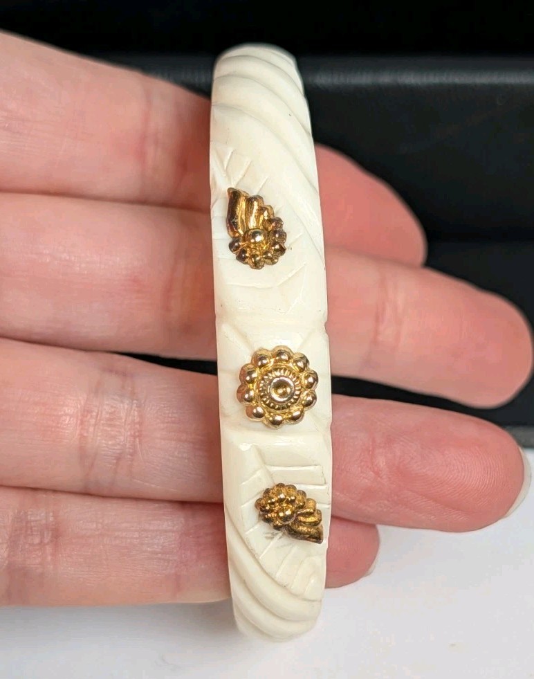 Traditional Vintage Bengali White Plastic Sanka 7″ Bangle Bracelet