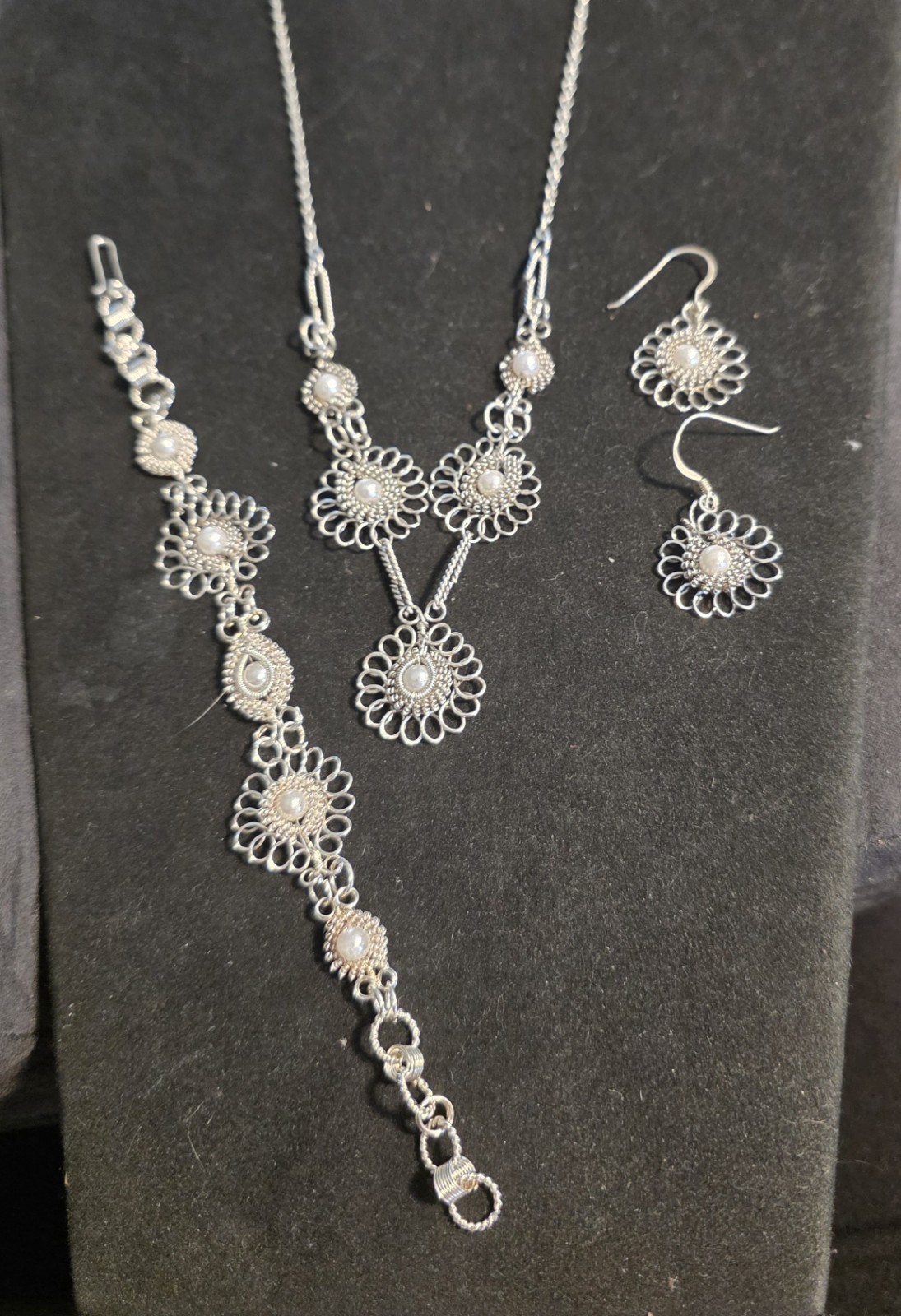 ANTIQUE 1930S FILIGREE BRIGHT SILVER WIRE WORK LARIAT NECKLACE FAUX PEARL EUC
